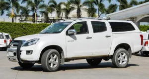 S6 CANOPY S6 FOR ISUZU D-MAX 3 hardtop_canopy_fiberglass_series6_pop_out_window_isuzu_dmax_double_cab_carryboy2_1