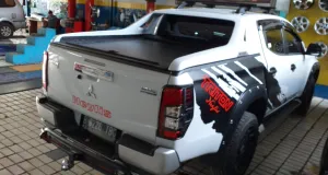 CB-798 CB-798M-CMND-P ROLLER LID+ROLL BAR CARRYBOY MITSUBISHI TRITON 2022 2 ~blog/2022/3/7/whatsapp_image_2022_03_07_at_14_08_58_2